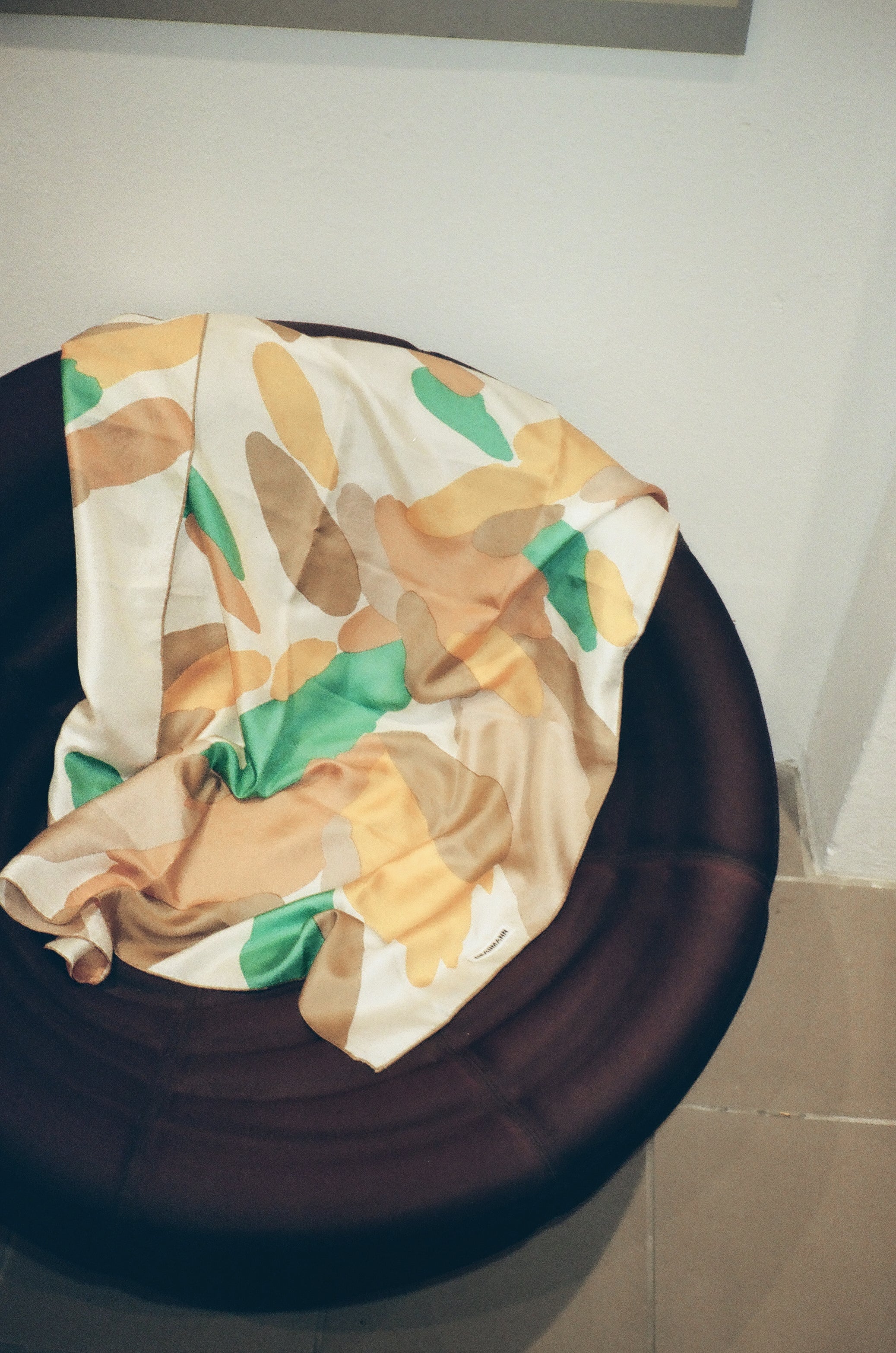 Vintage scarf in Turquoise and orange