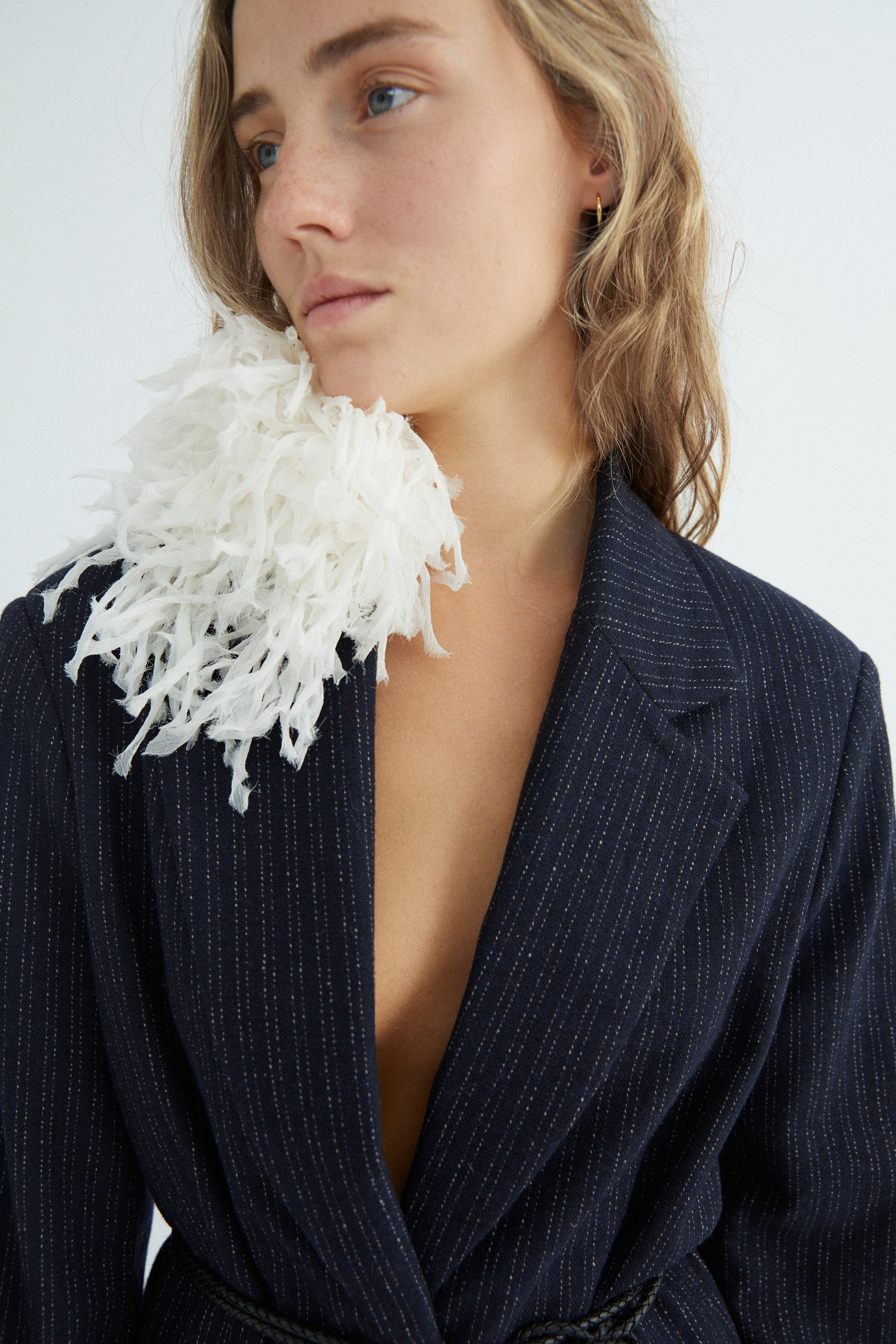 Sea anemone brooch in White