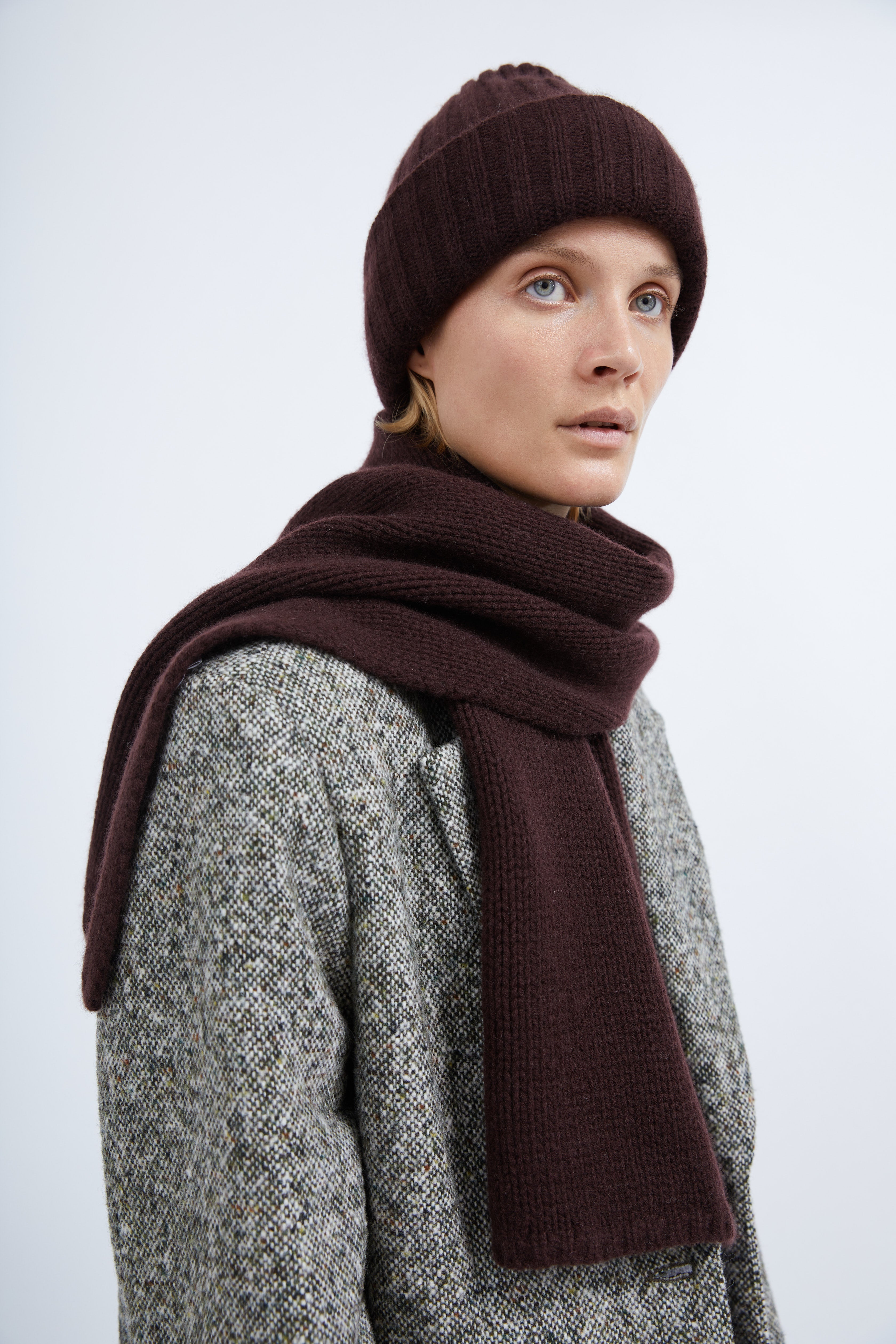 Dina scarf in Brown