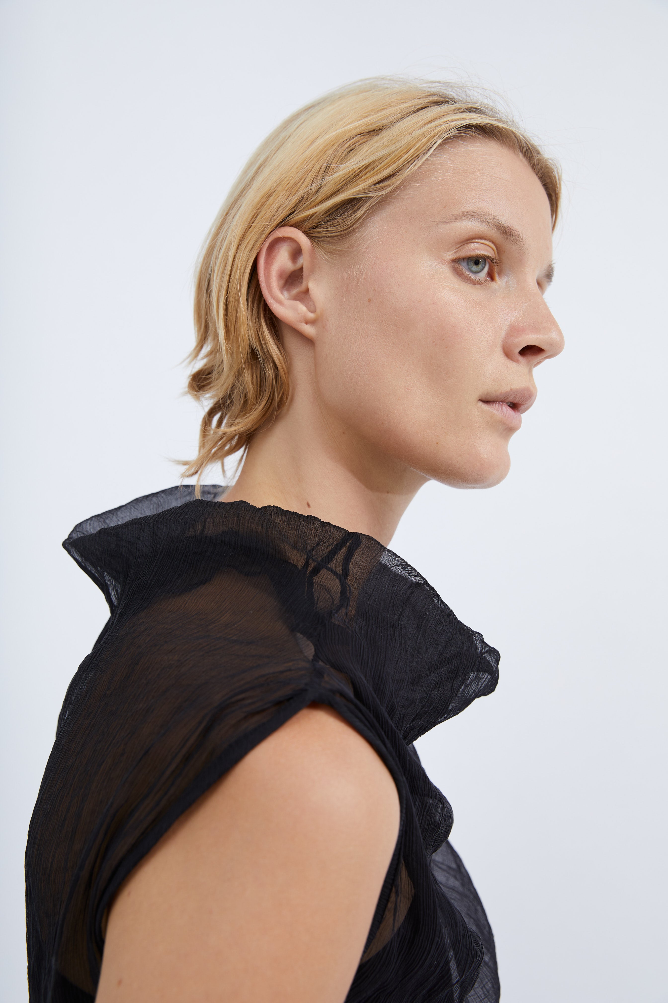 Lotus top in Black crinkle silk