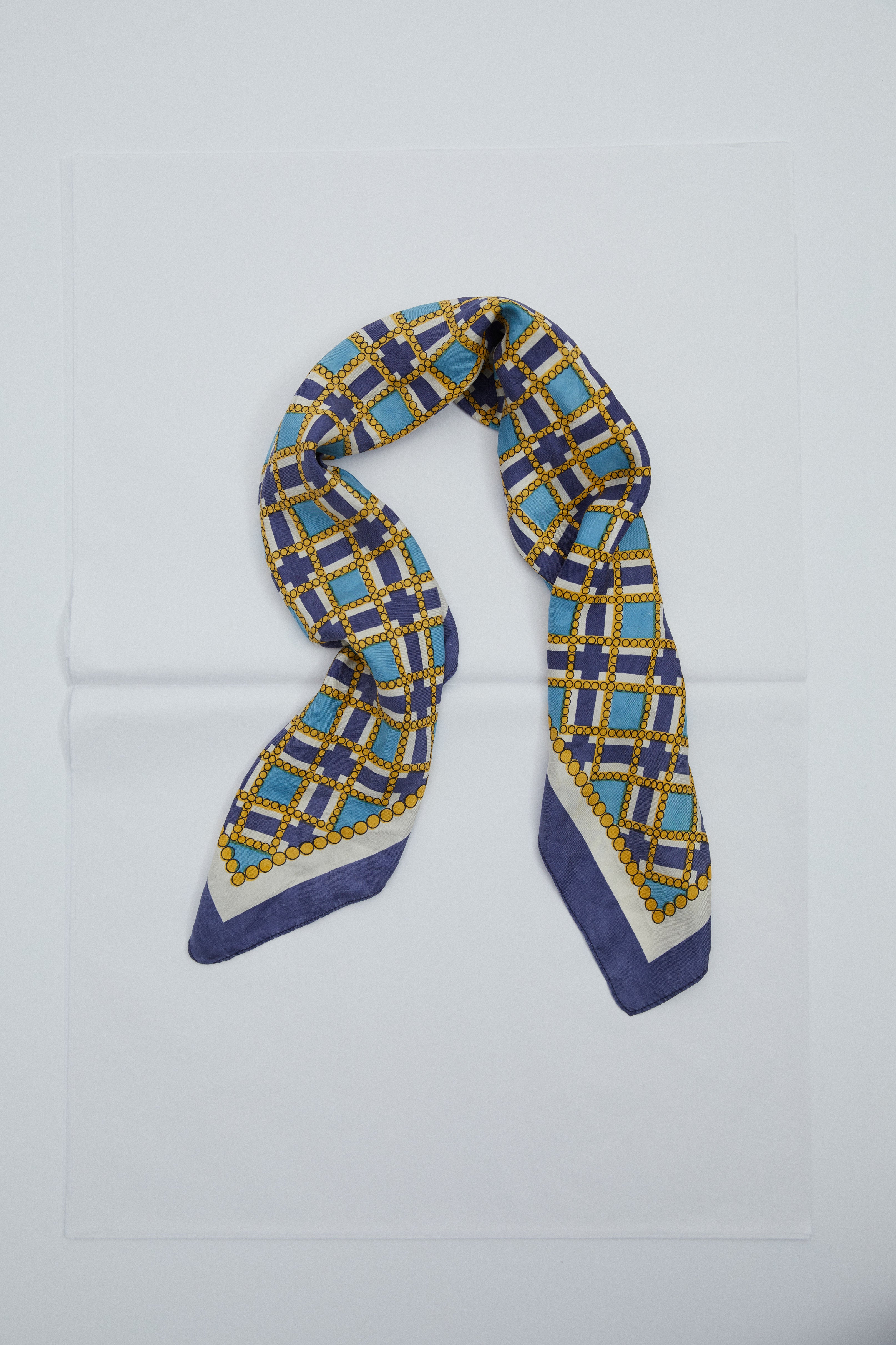 Vintage scarf in Blue and yellow