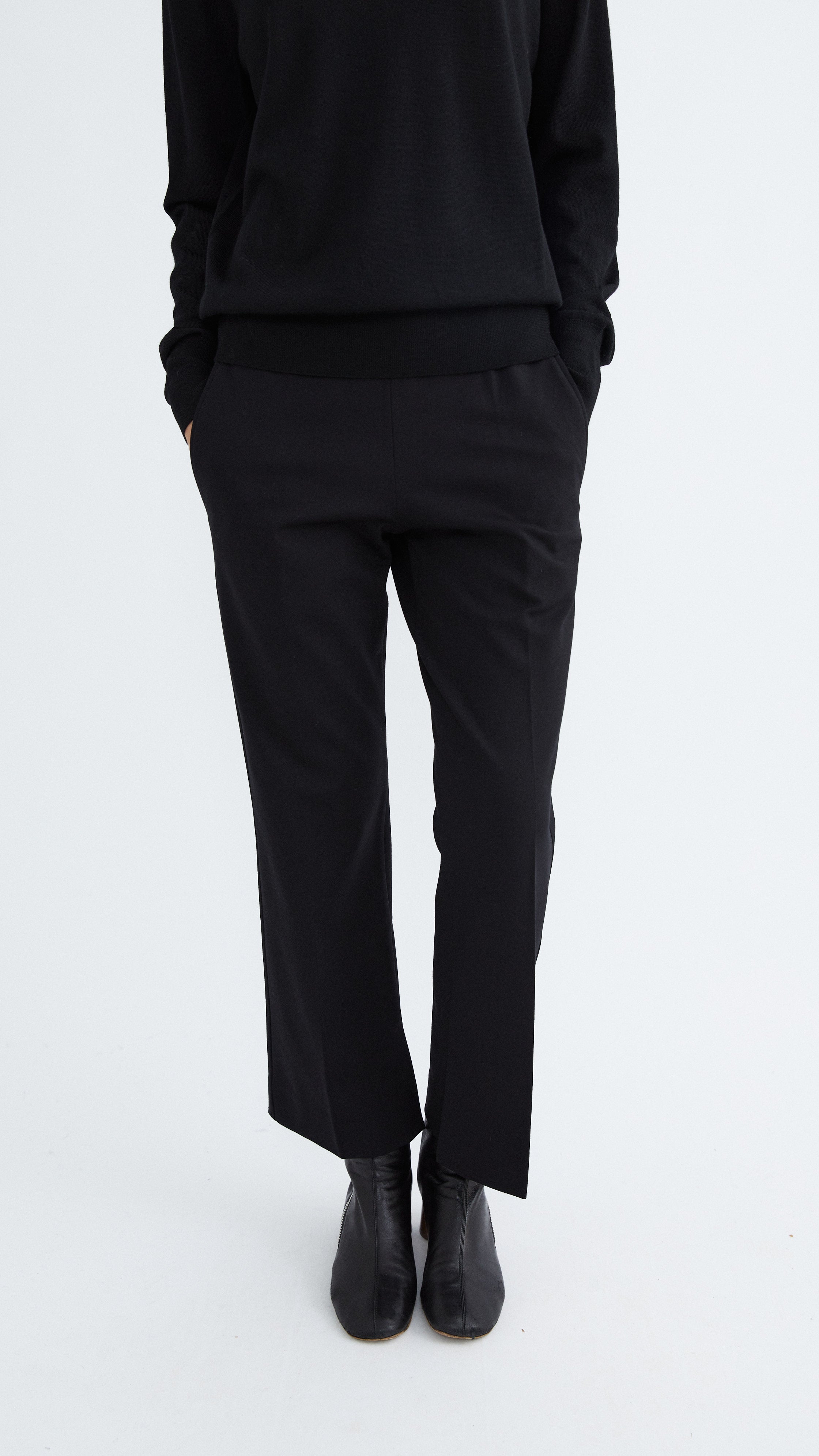 Juri Pants in Black