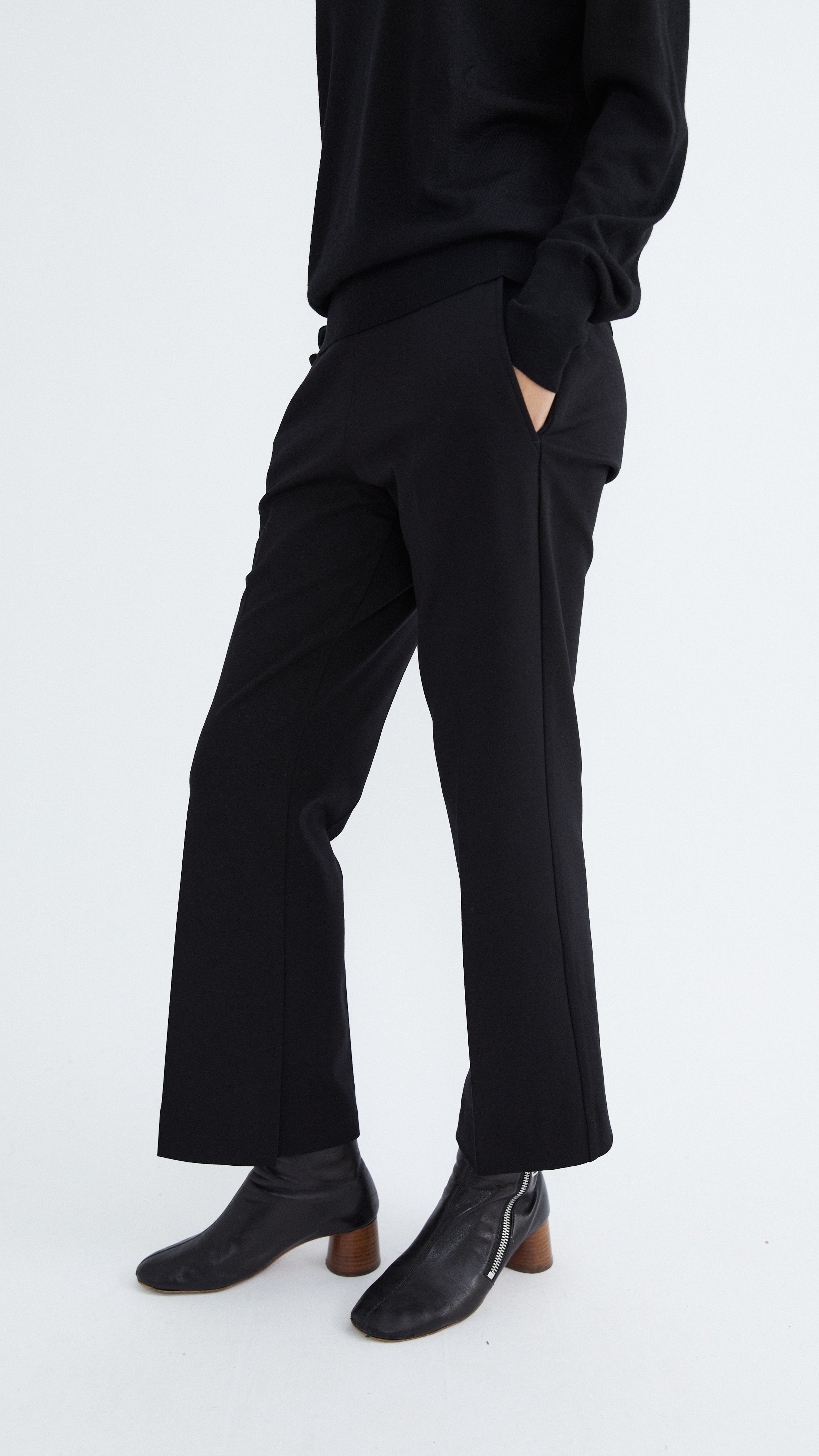 Juri Pants in Black