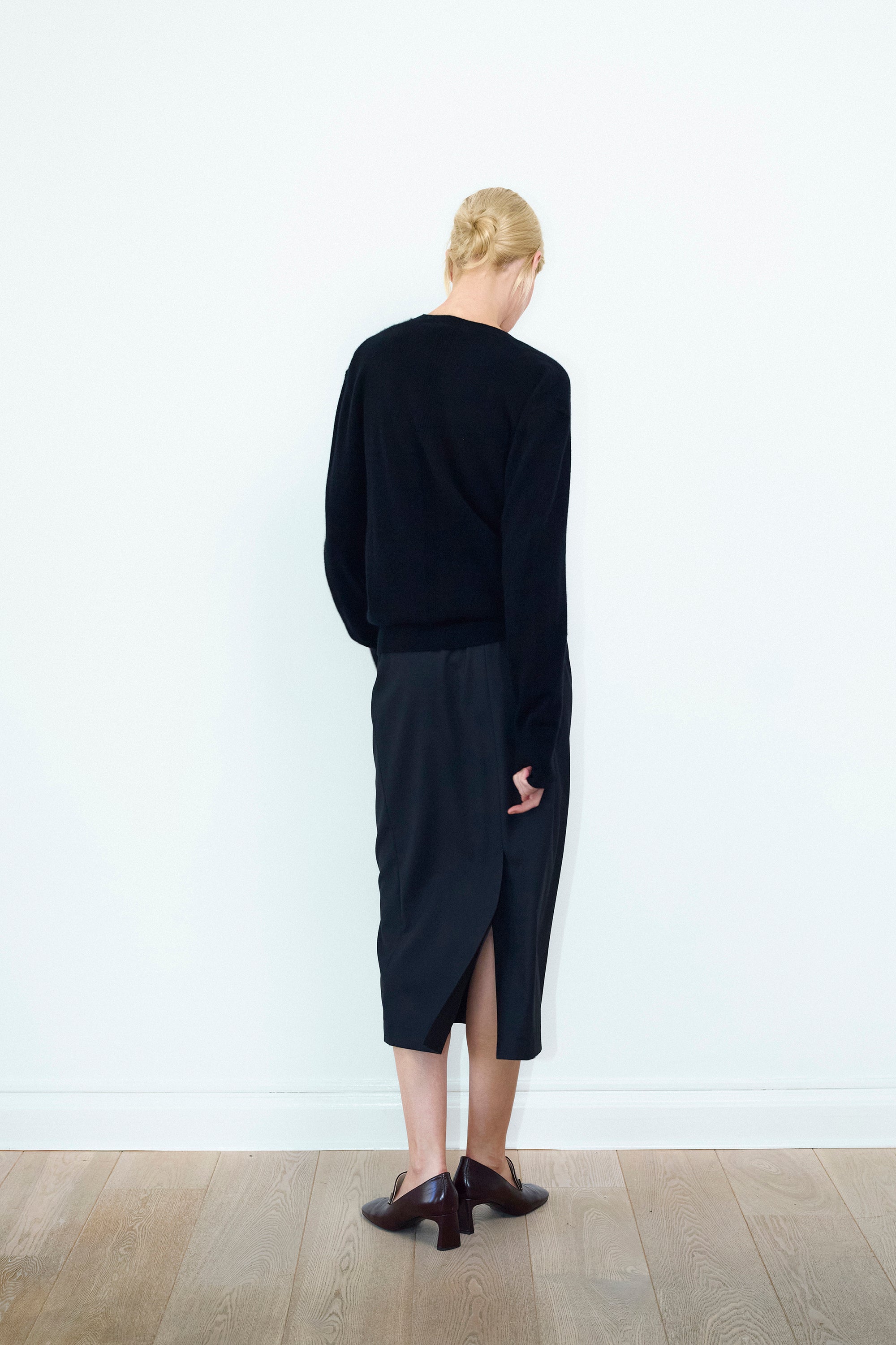 Nomi knit in Black cashmere wool