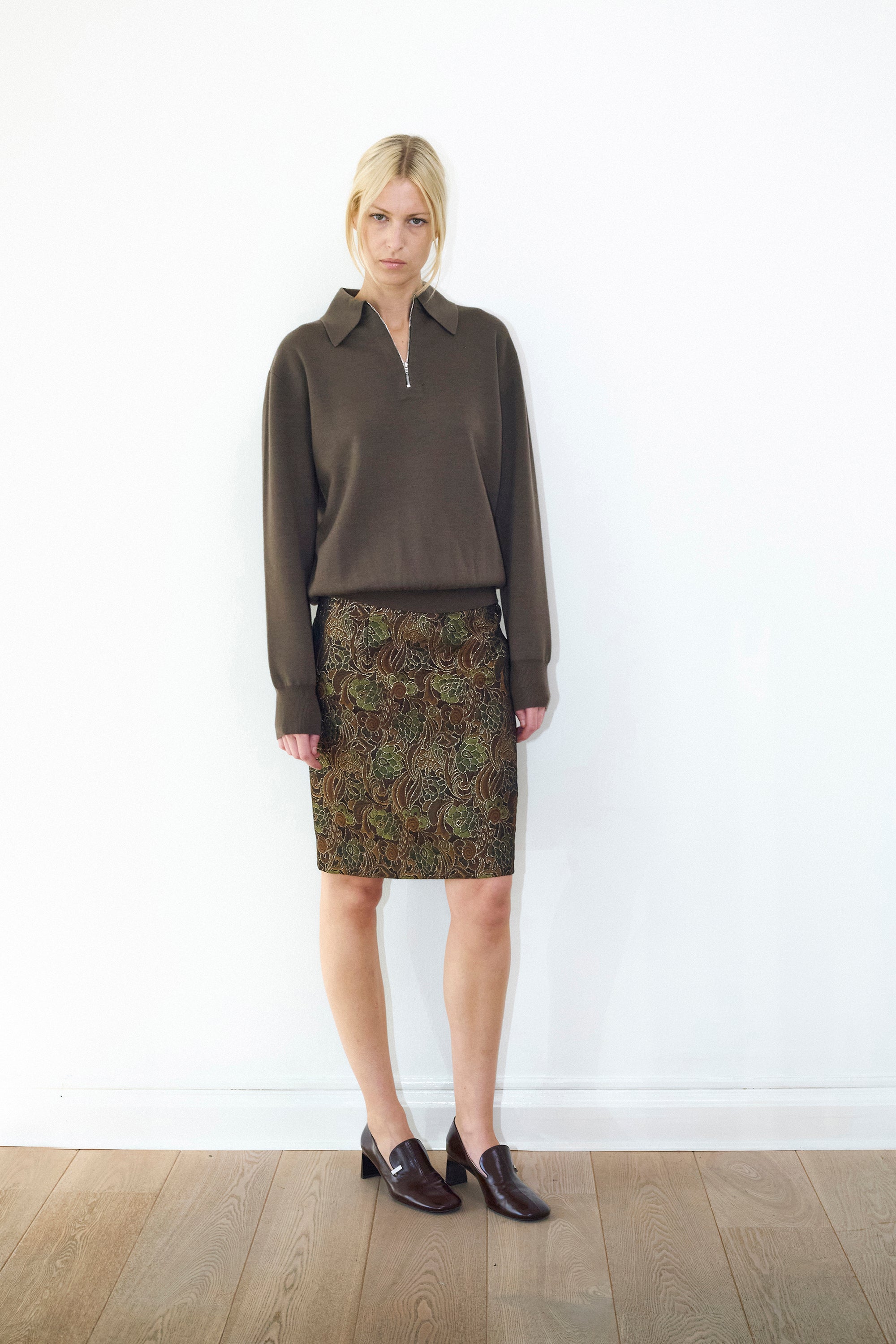 Vintage skirt in Khaki green brocade