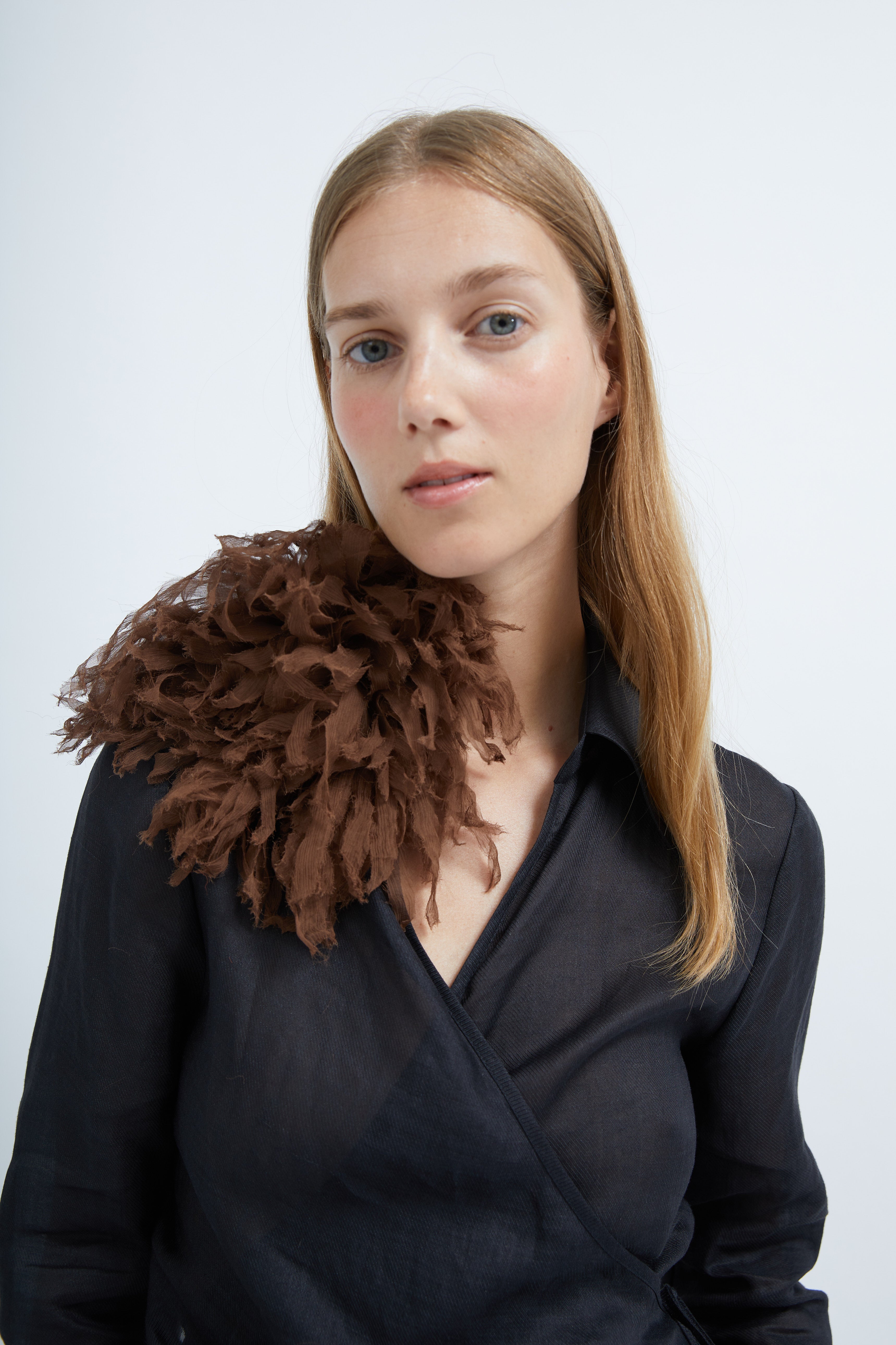 Sea anemone brooch in Brown