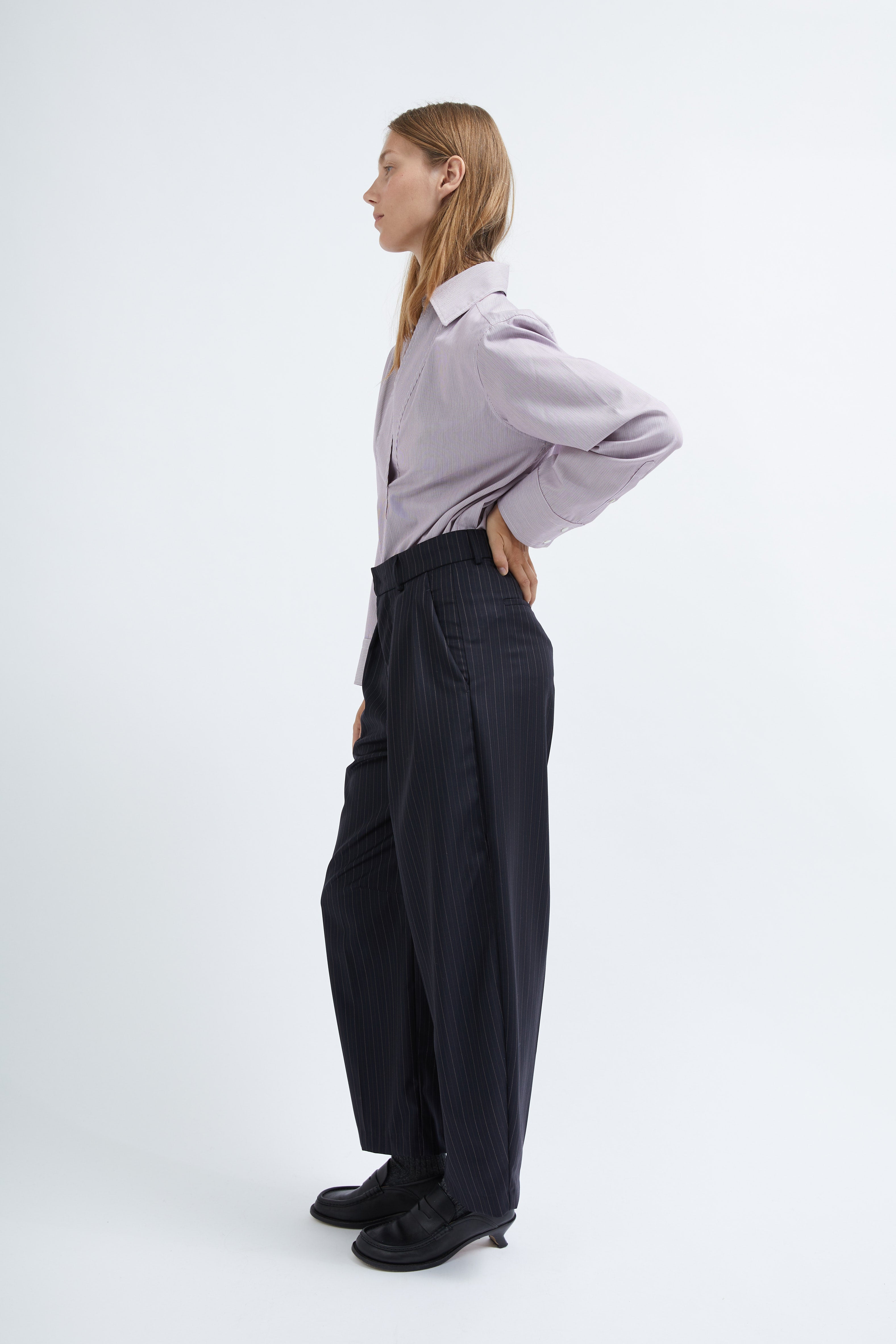 Betty pants in black Pinstripe