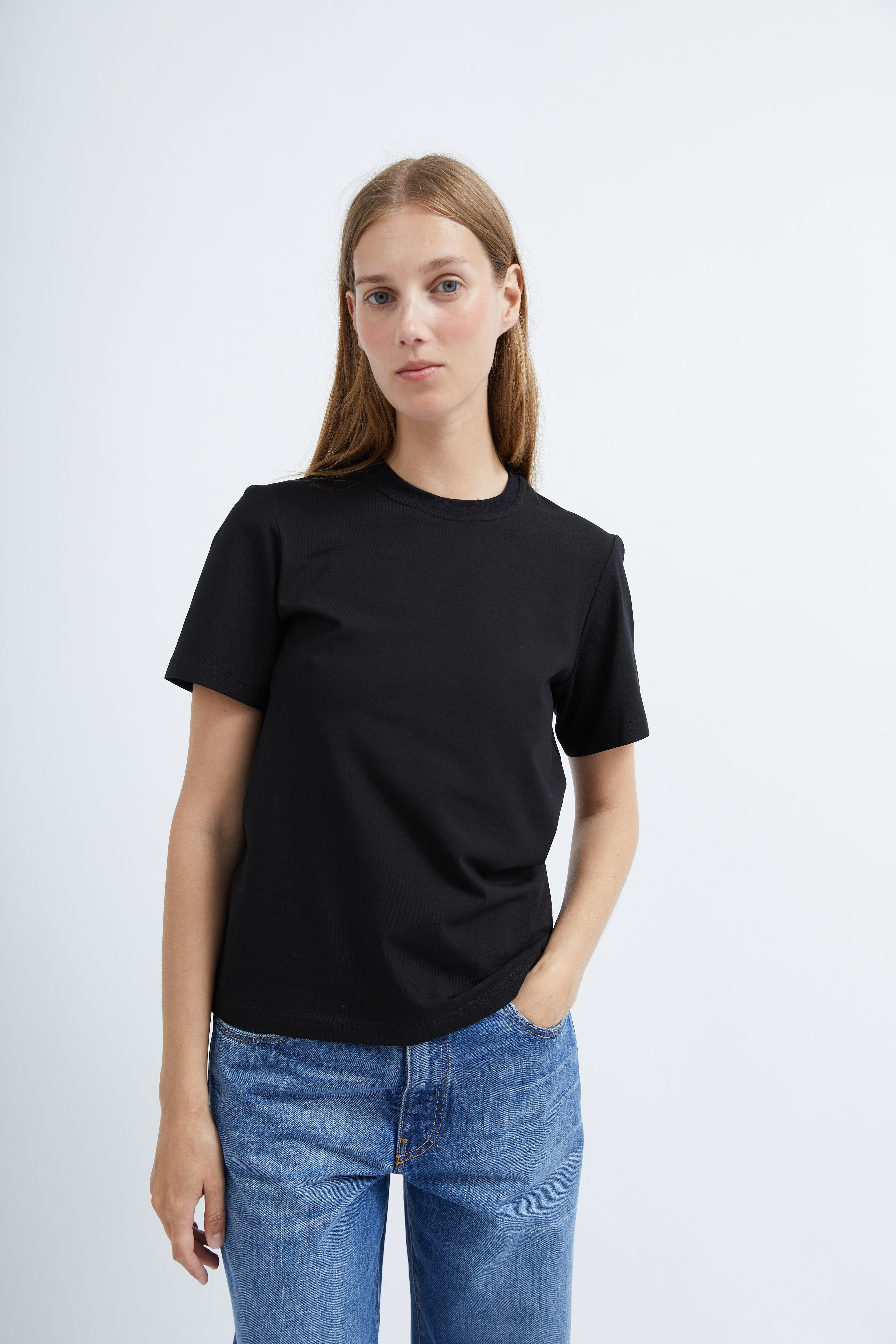 Smilla t-shirt in Black