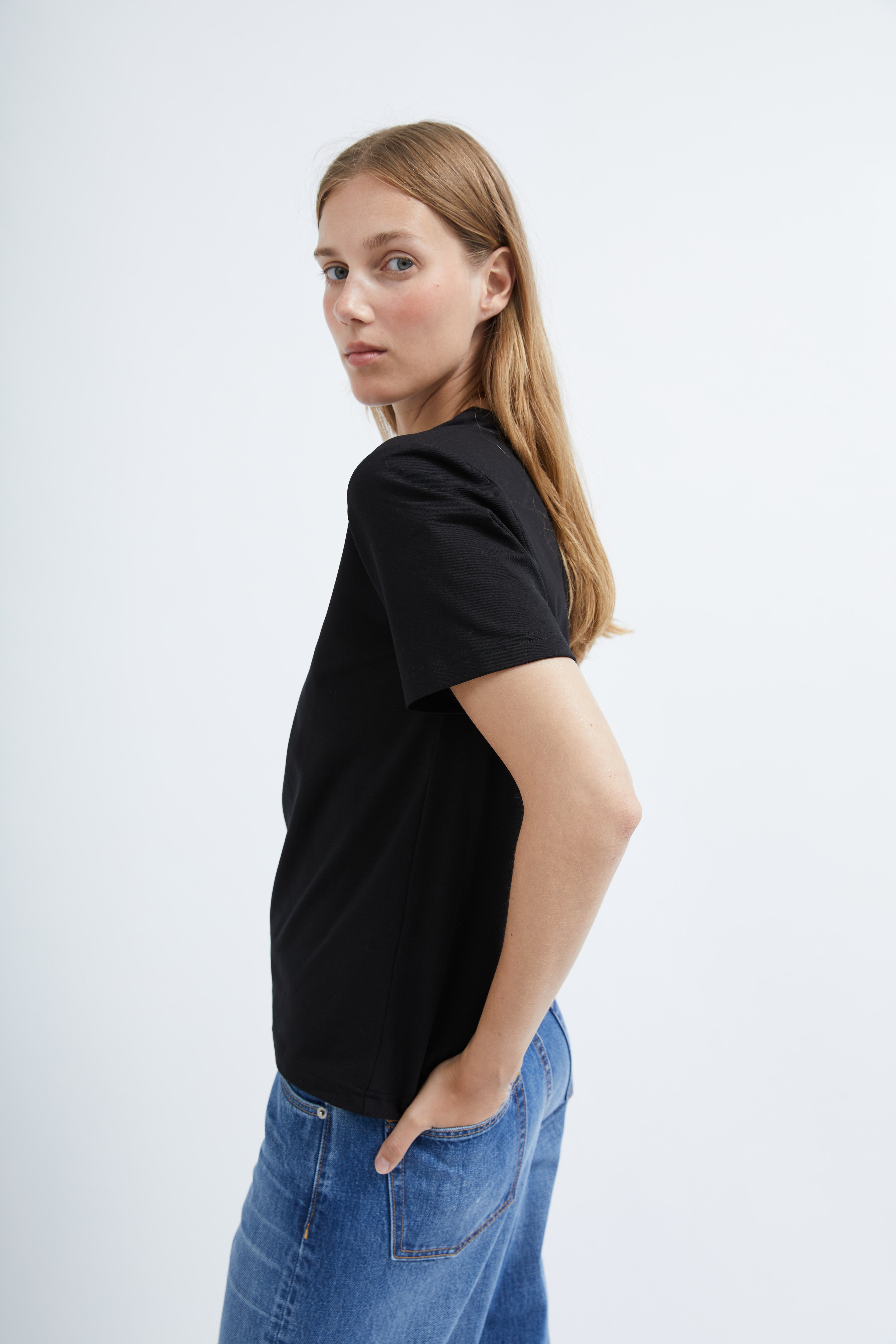 Smilla t-shirt in Black