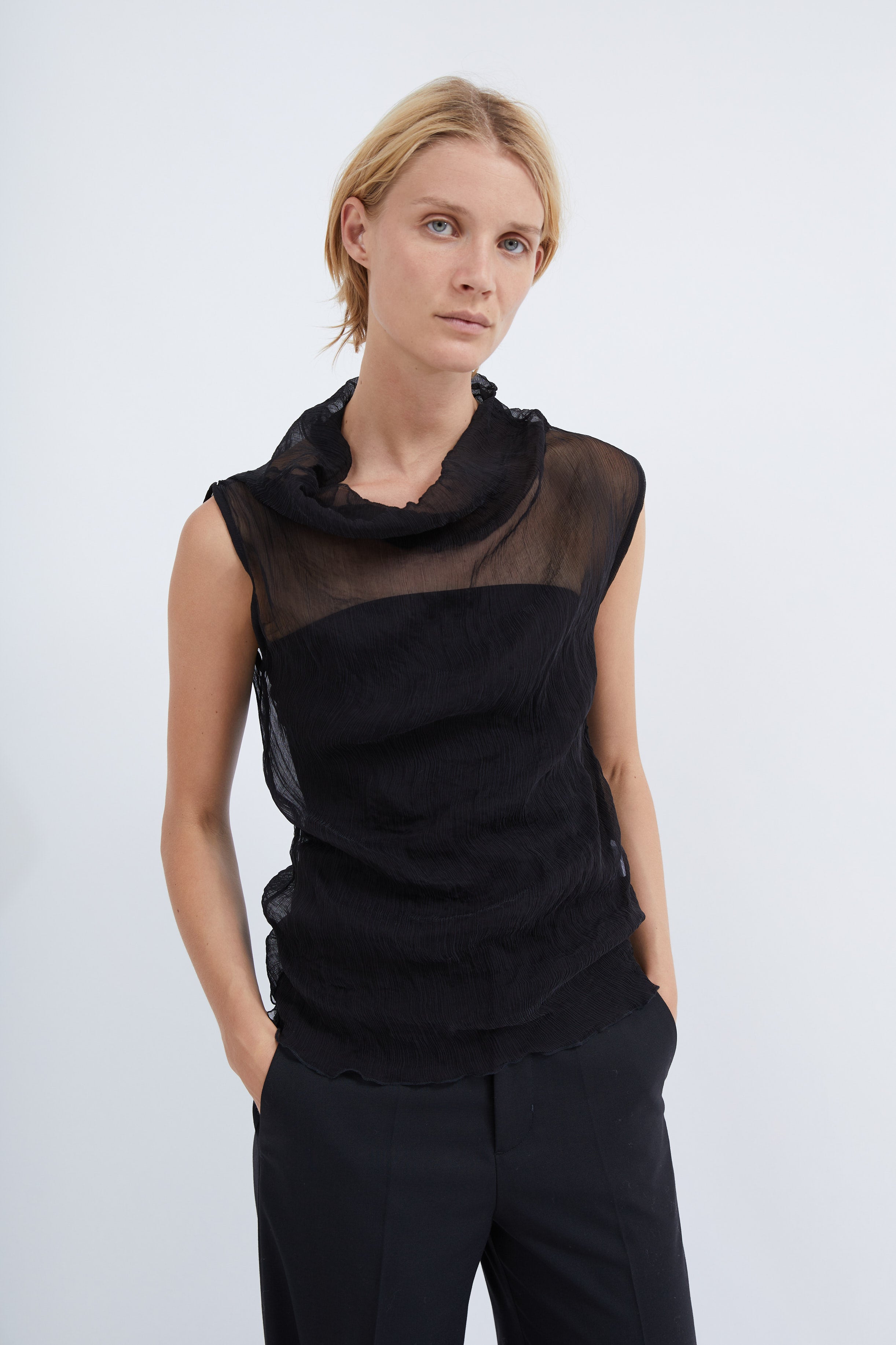 Lotus top in Black crinkle silk