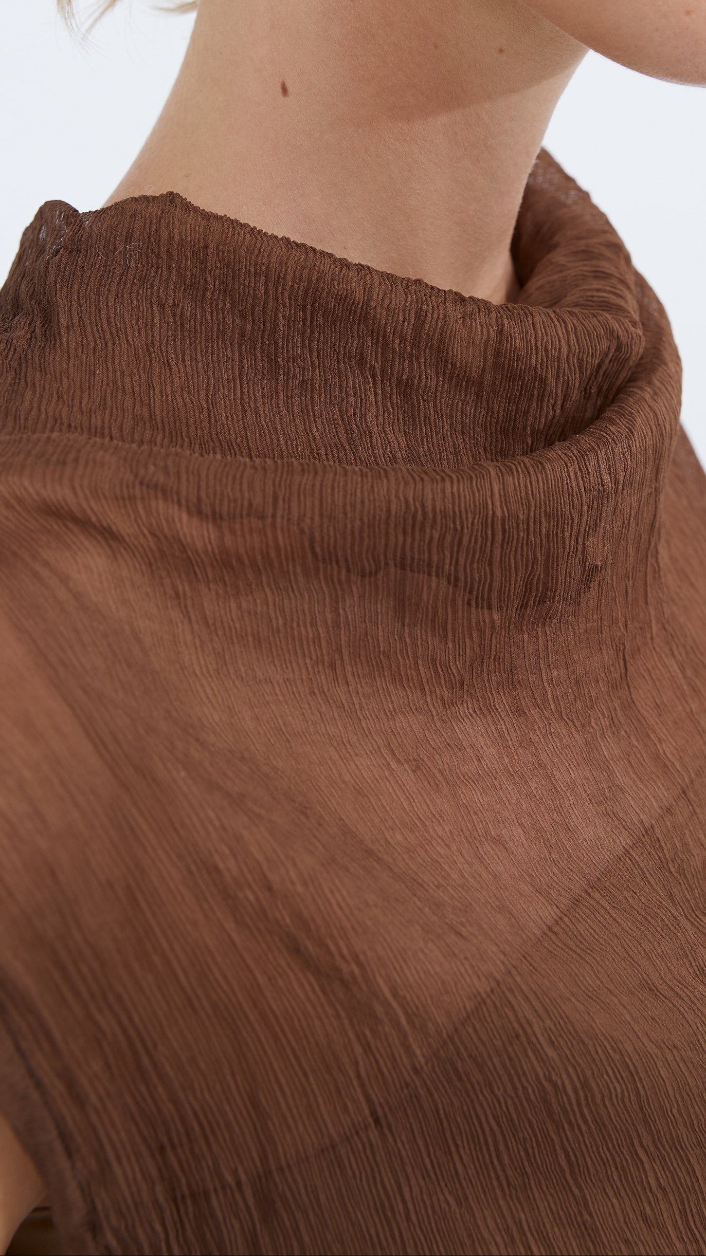 Lotus top in Brown crinkle silk