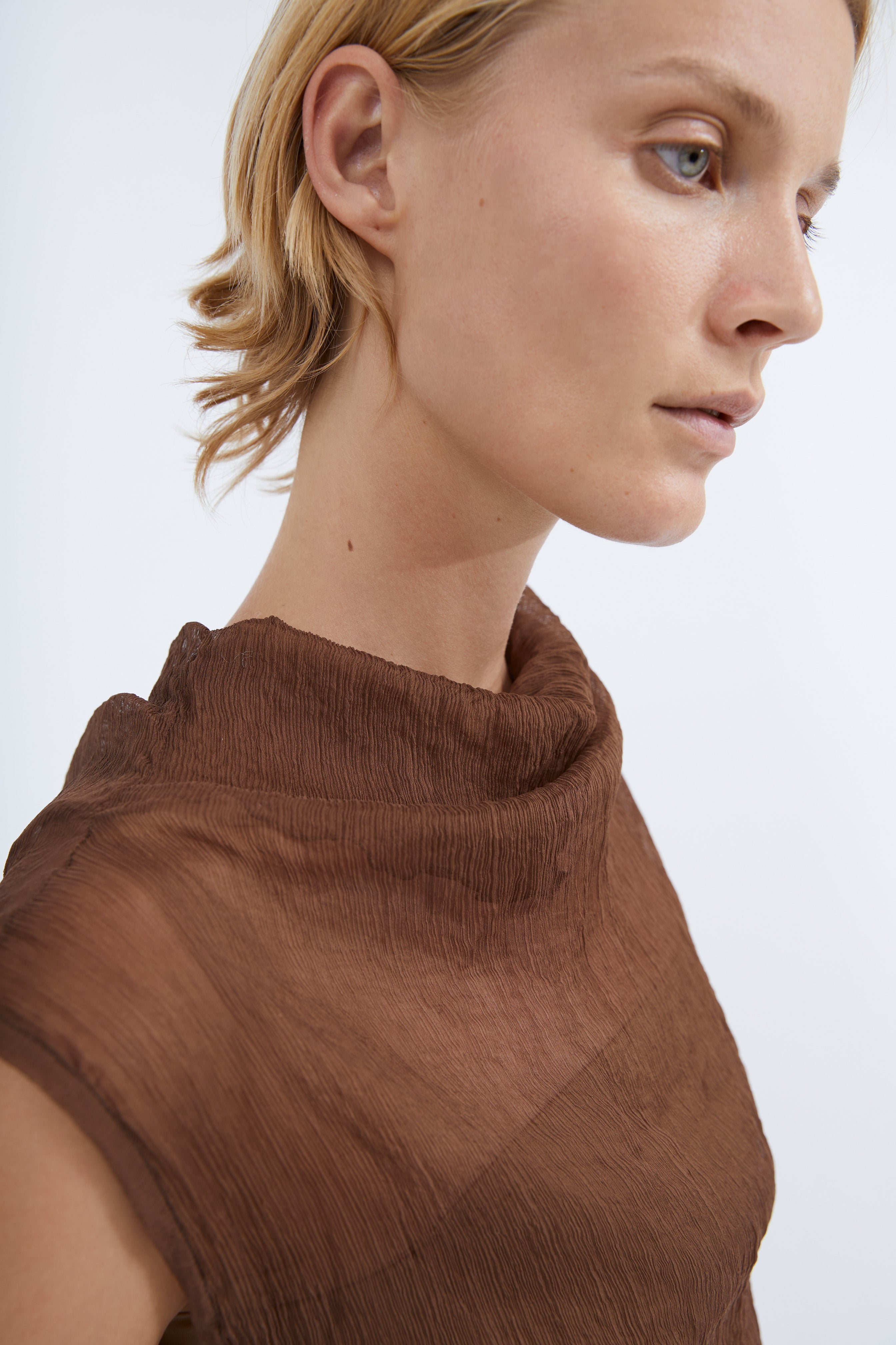 Lotus top in Brown crinkle silk