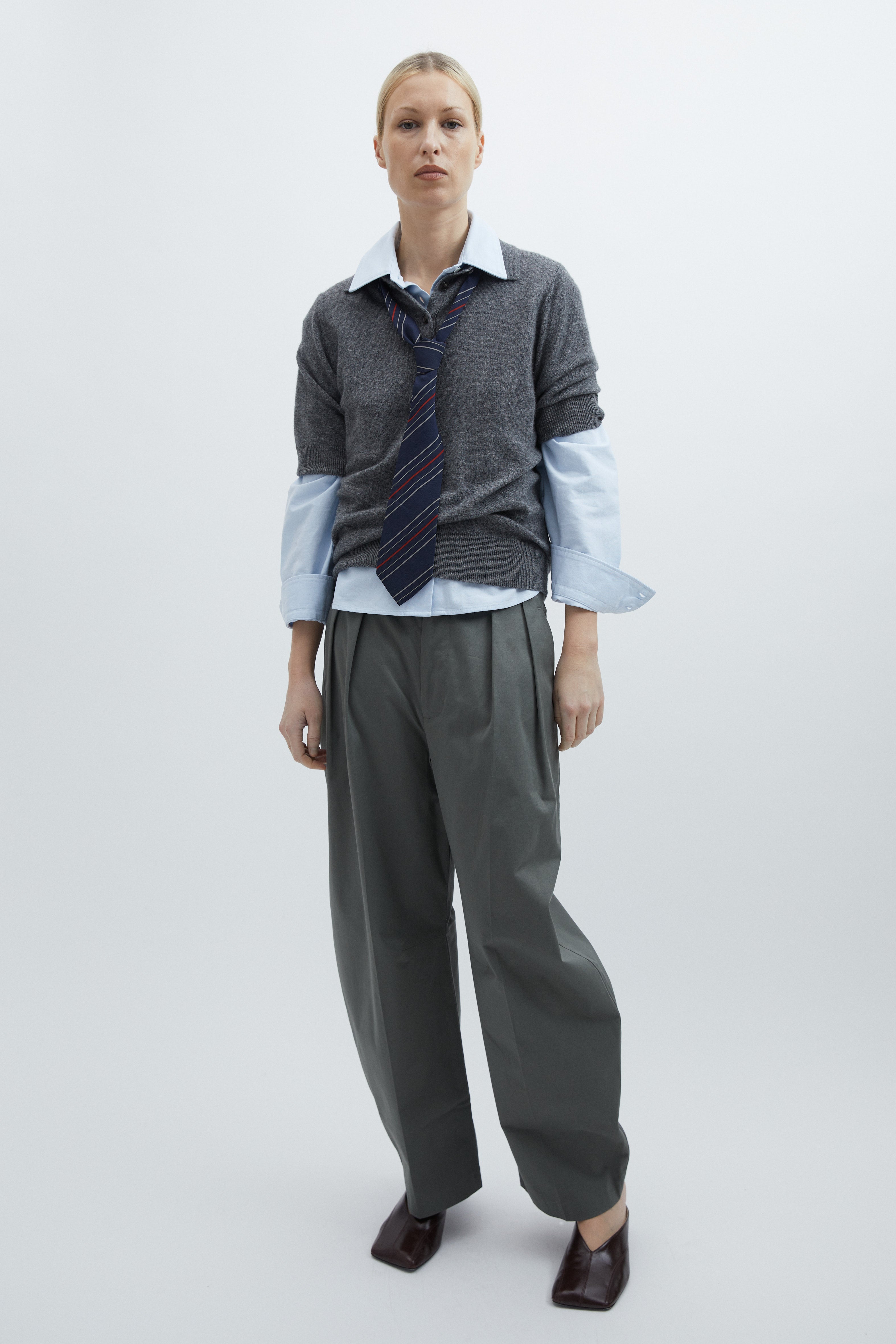 Billie knit in Charcoal grey