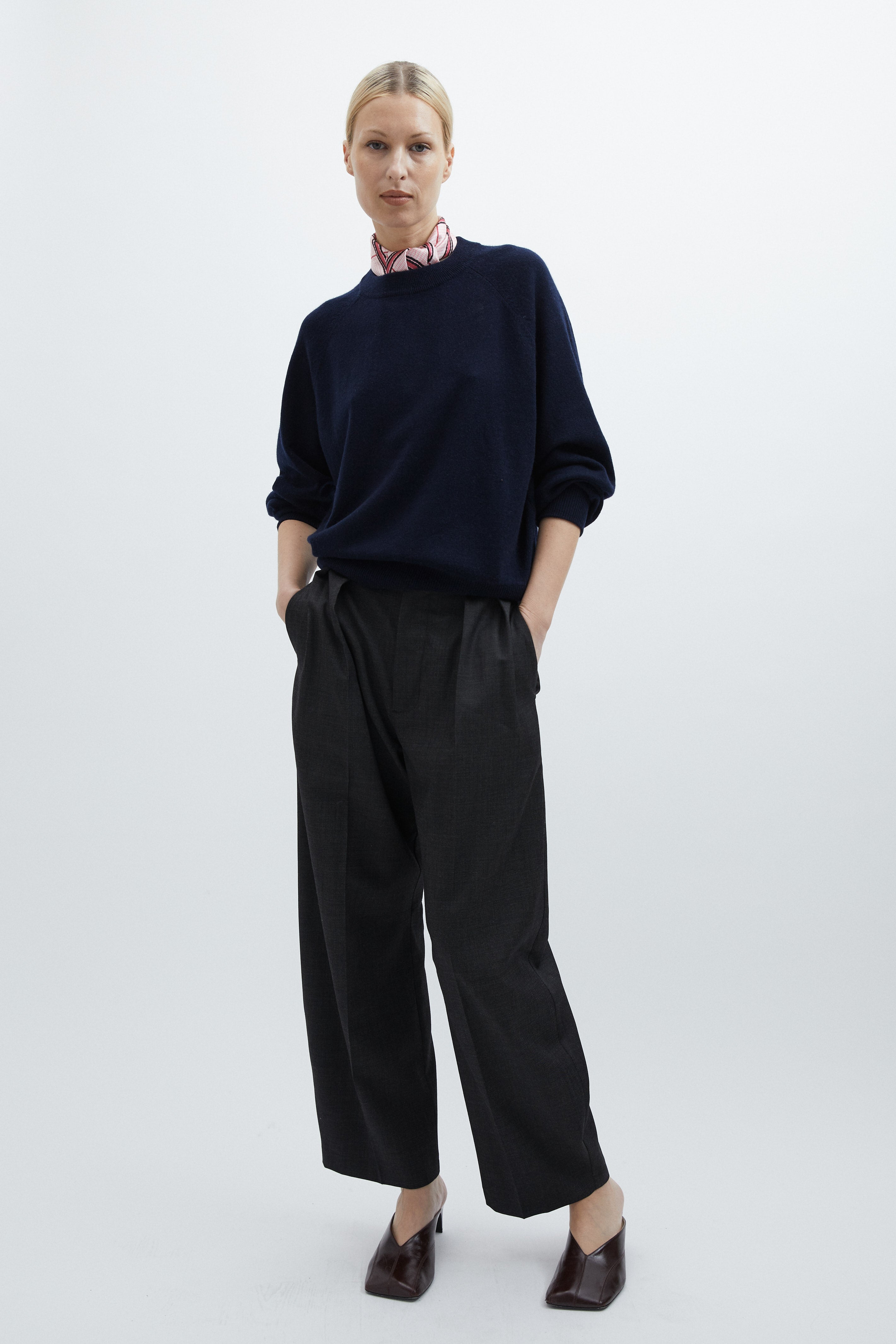 Betty pants in Grey melange