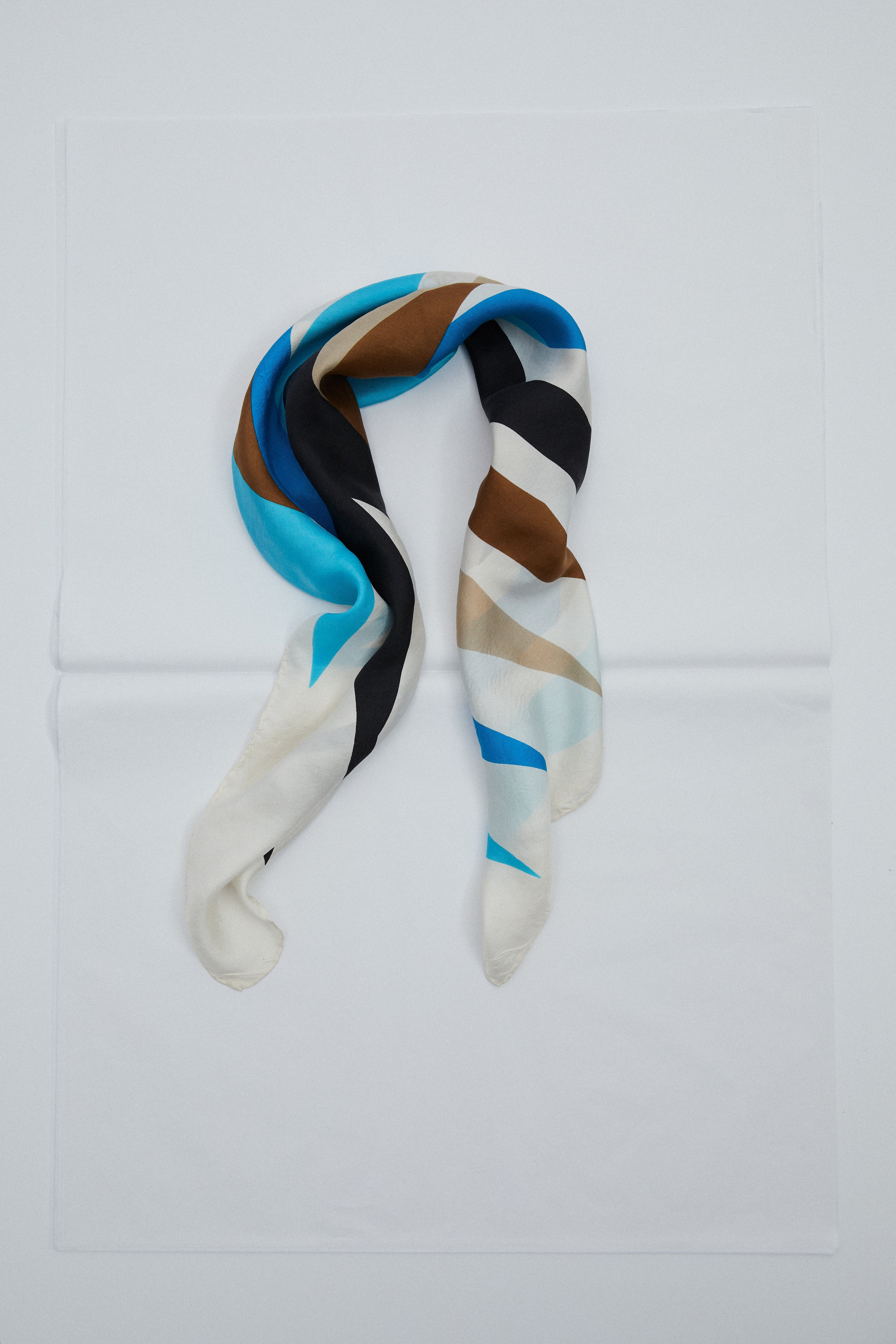 Vintage silk scarf in Brown and blue