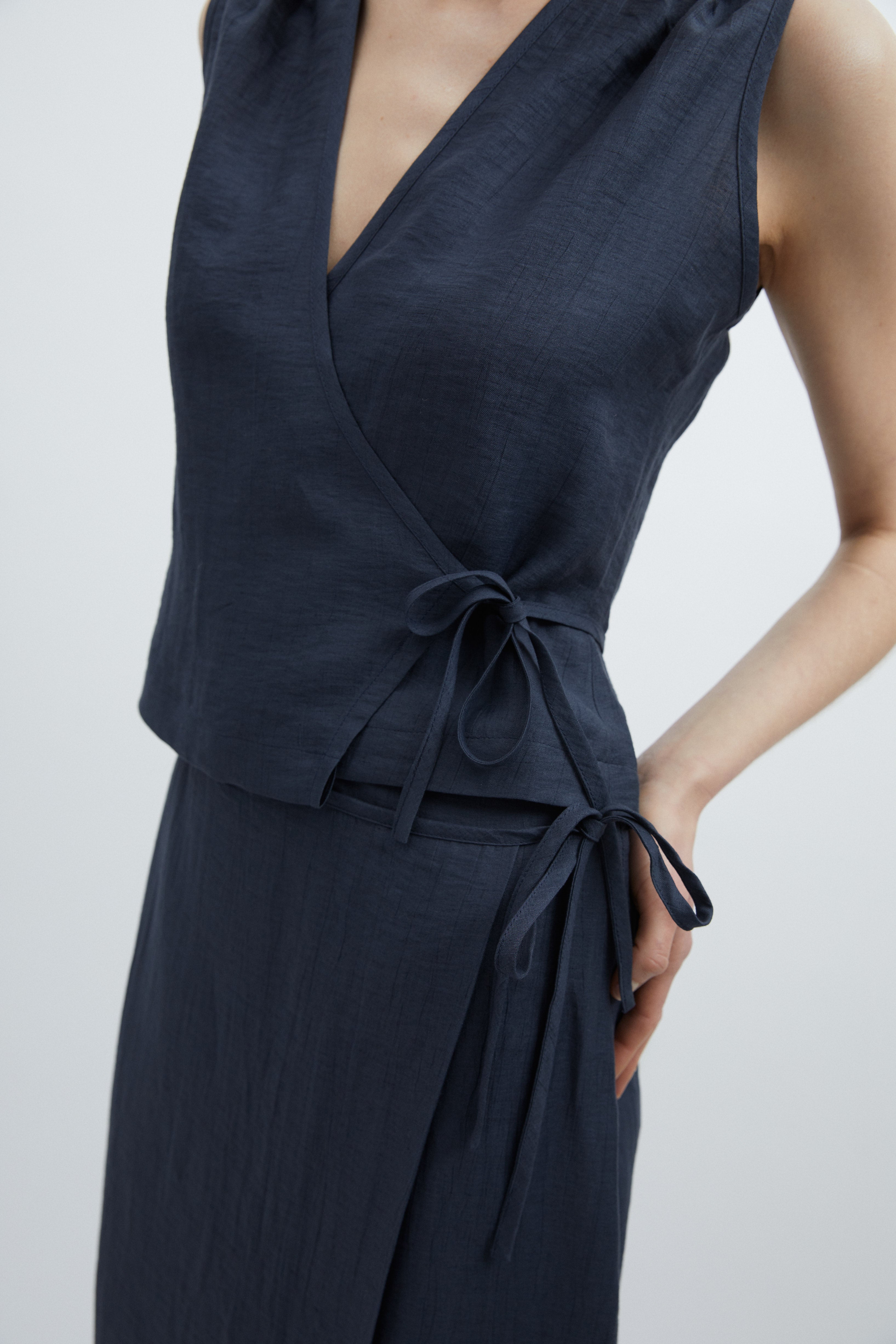 Sahra skirt in Navy crashed linen