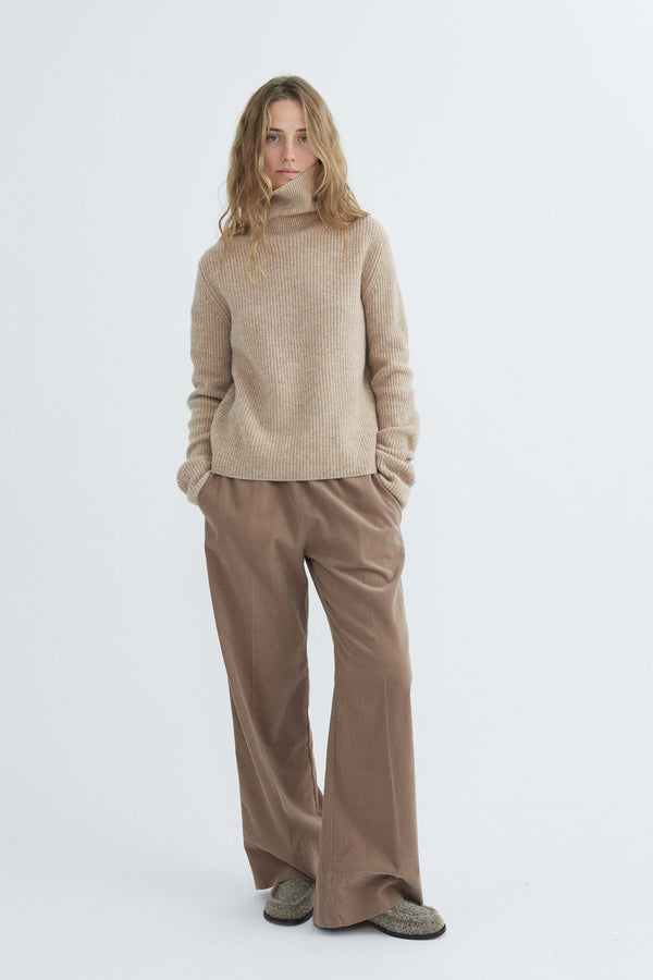 Edna Turtleneck - 100% Wool - Camel