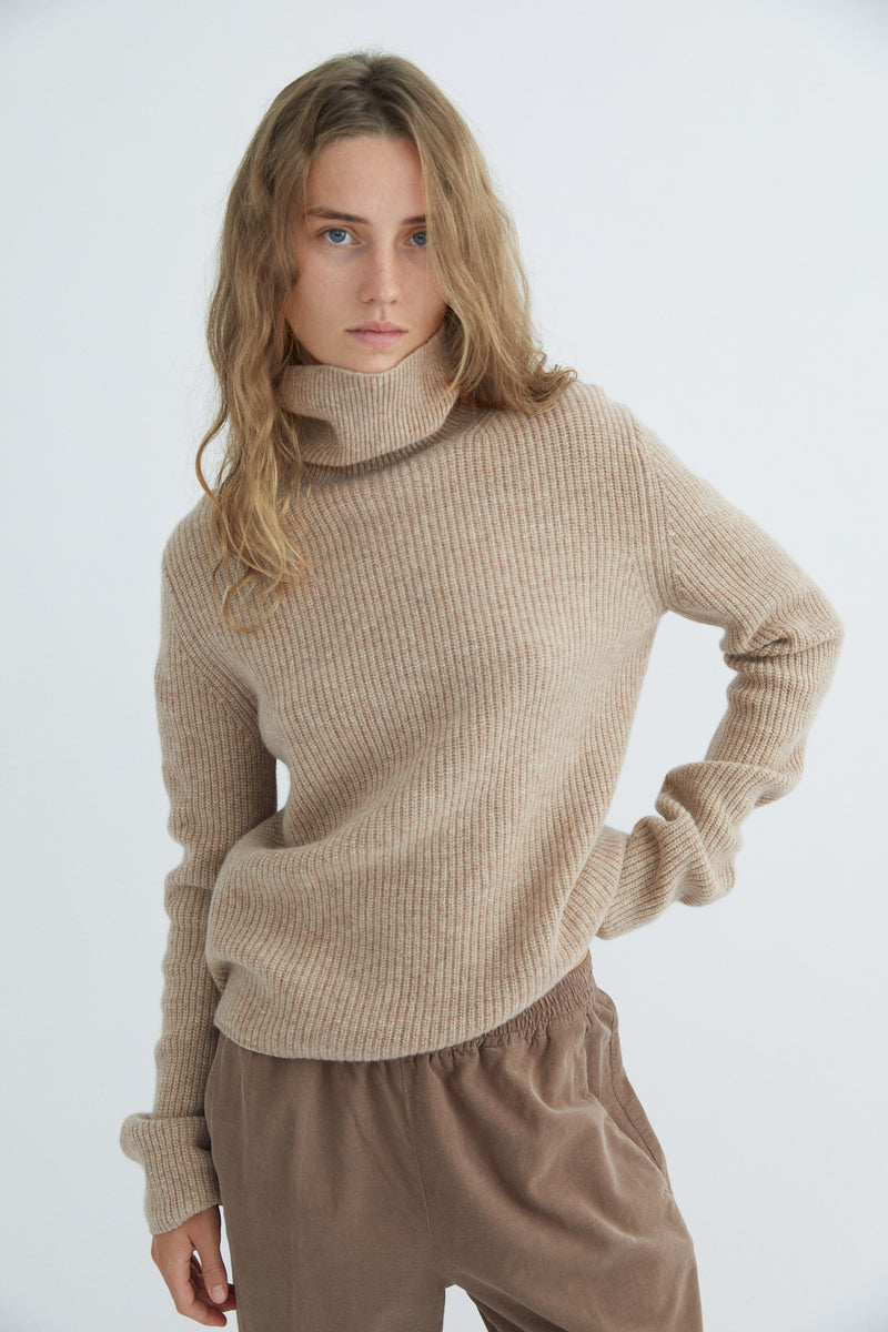 Edna Turtleneck - 100% Wool - Camel