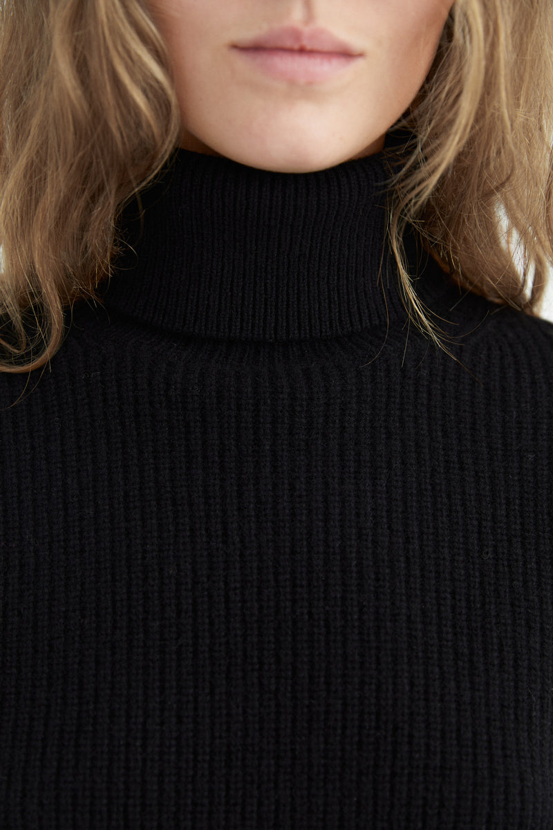 Edna Turtleneck - 100% Wool - Black