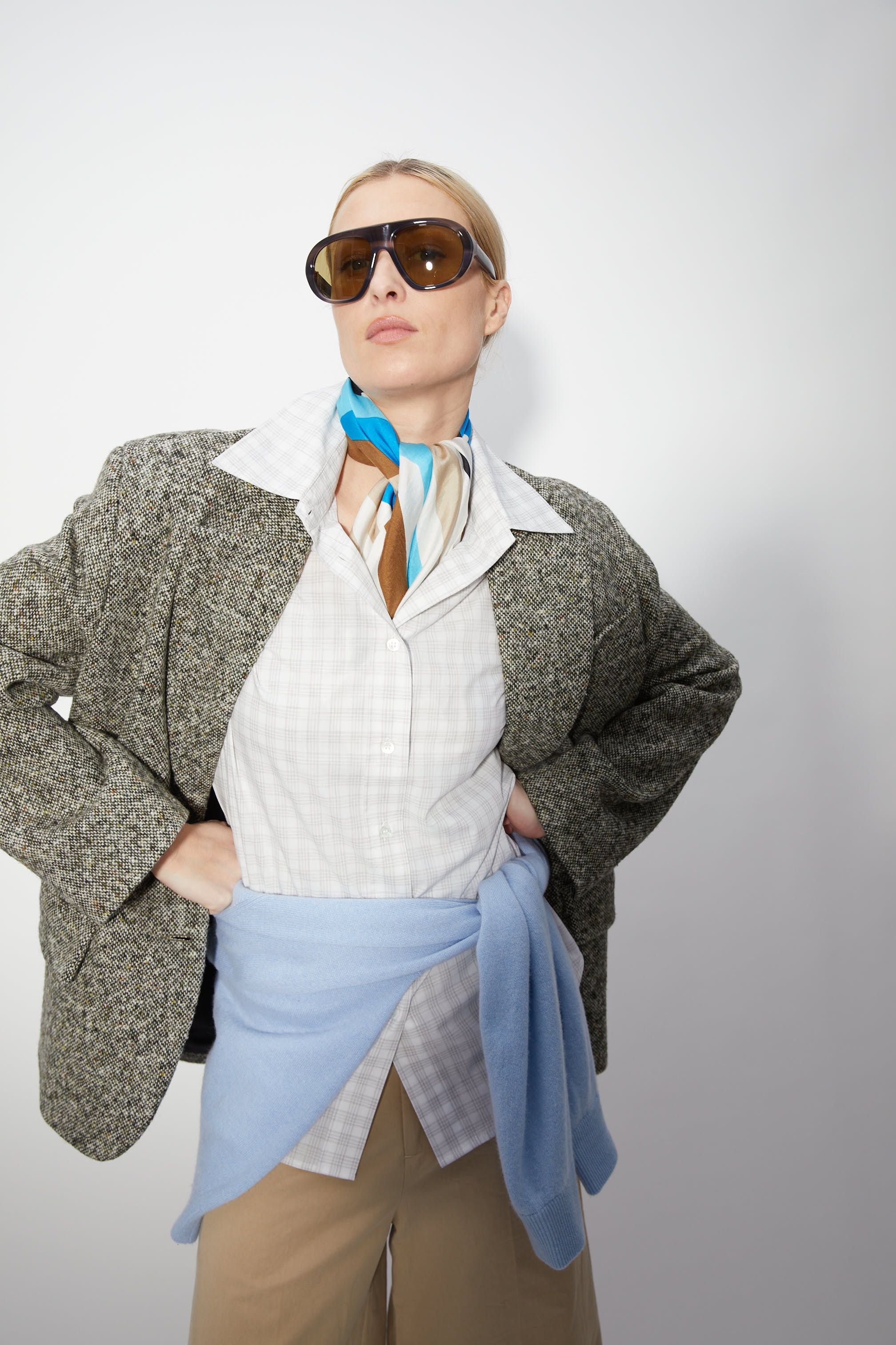 Vintage silk scarf in Brown and blue