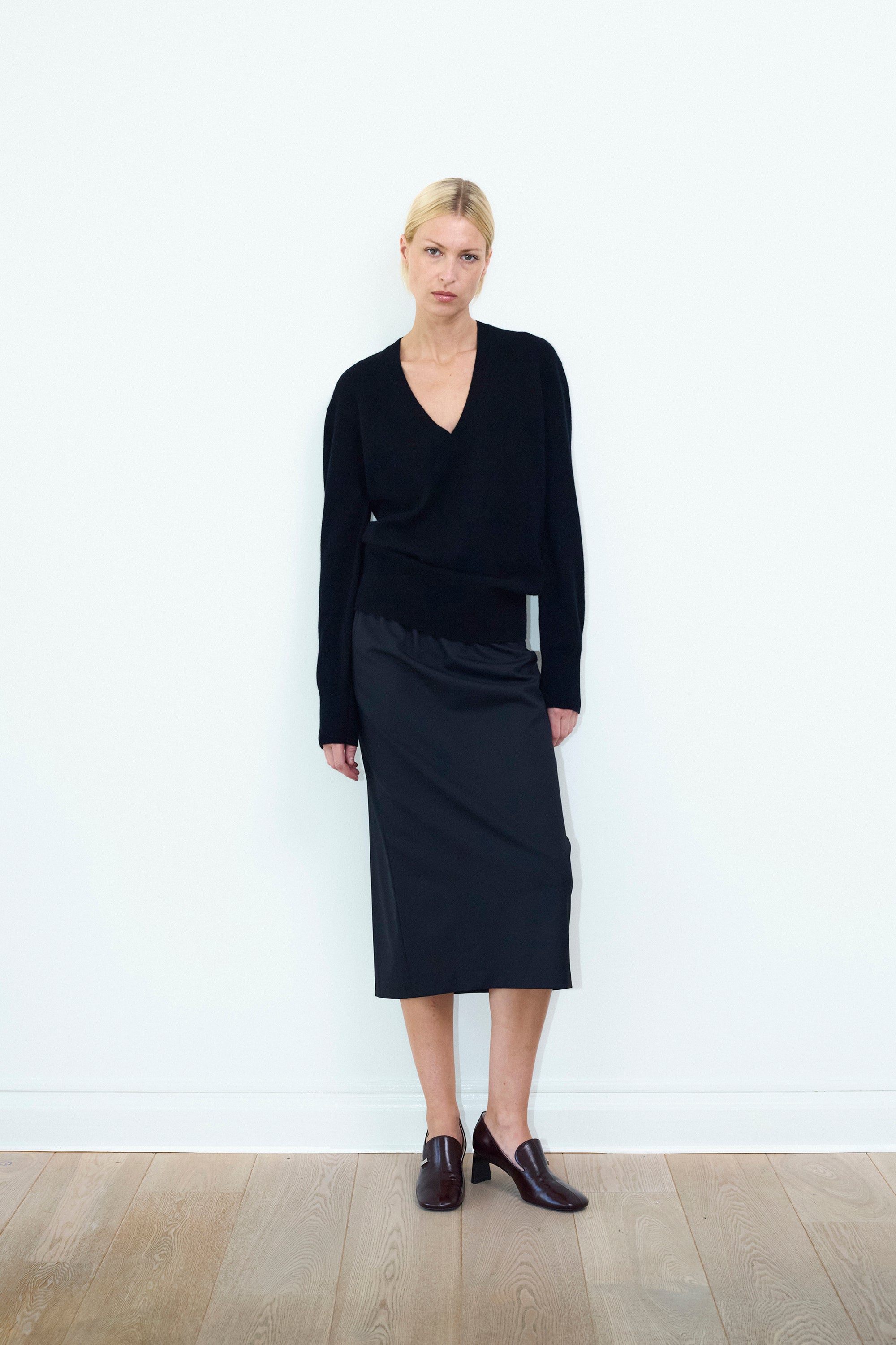 Nomi knit in Black cashmere wool