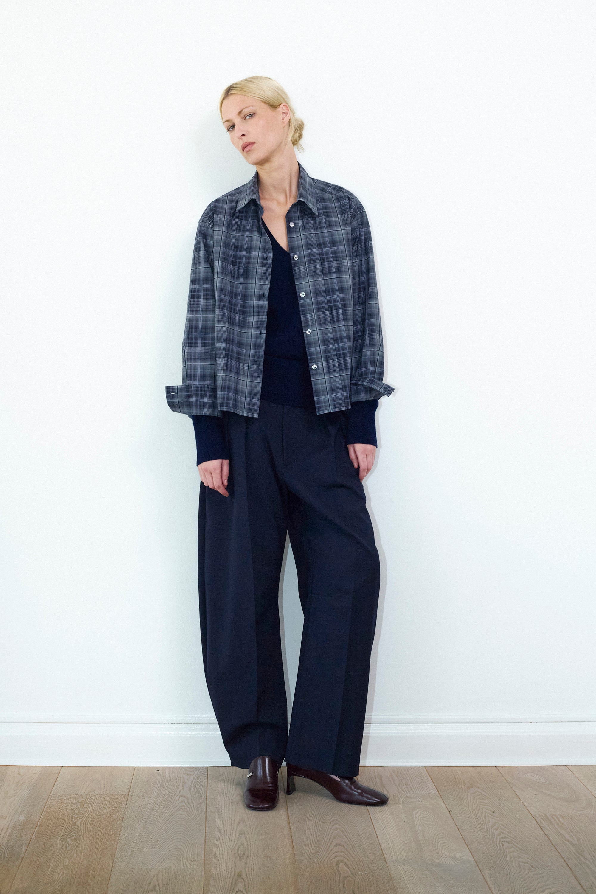 Betty pants in Navy blue wool