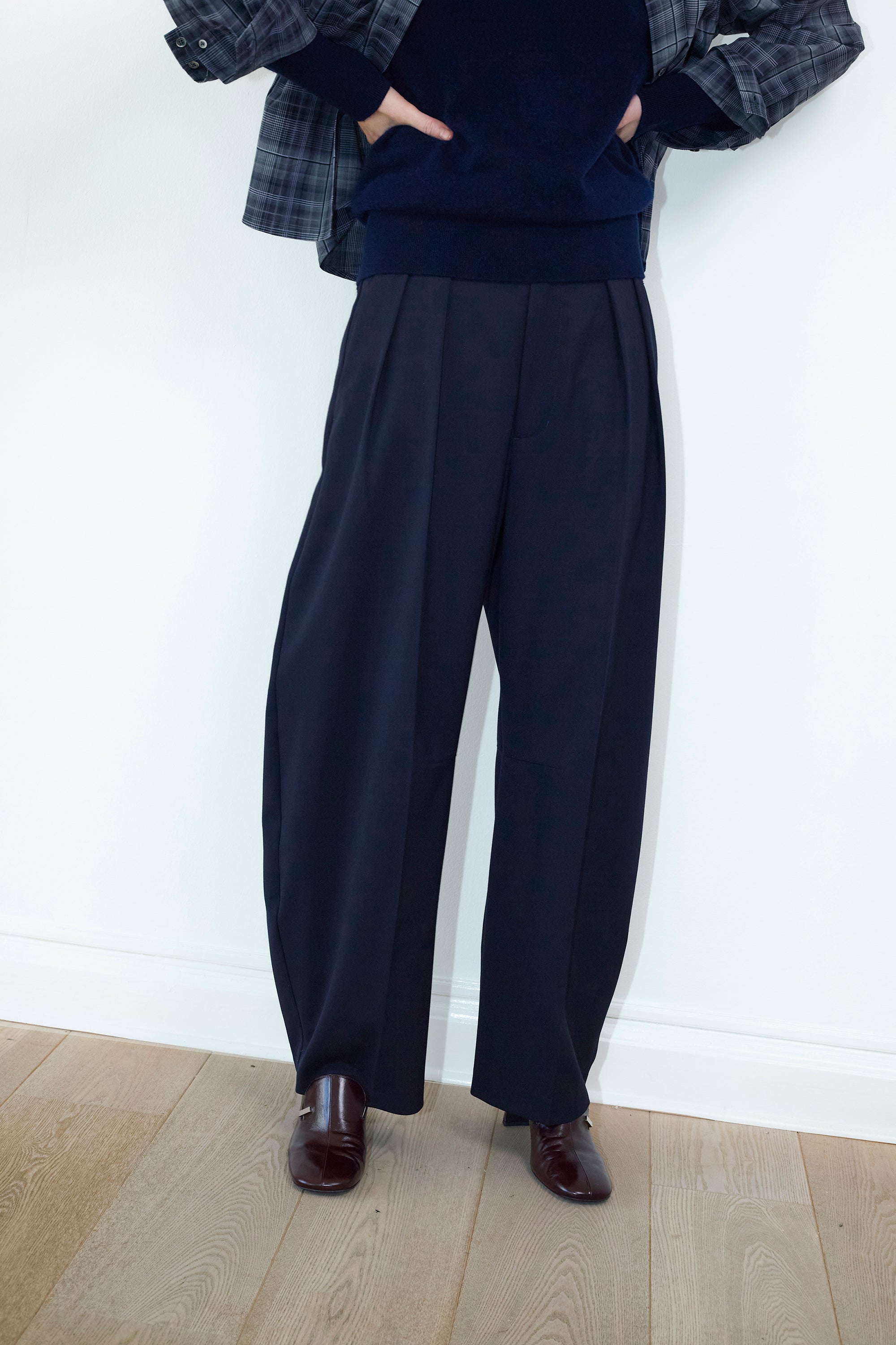 Betty pants in Navy blue wool