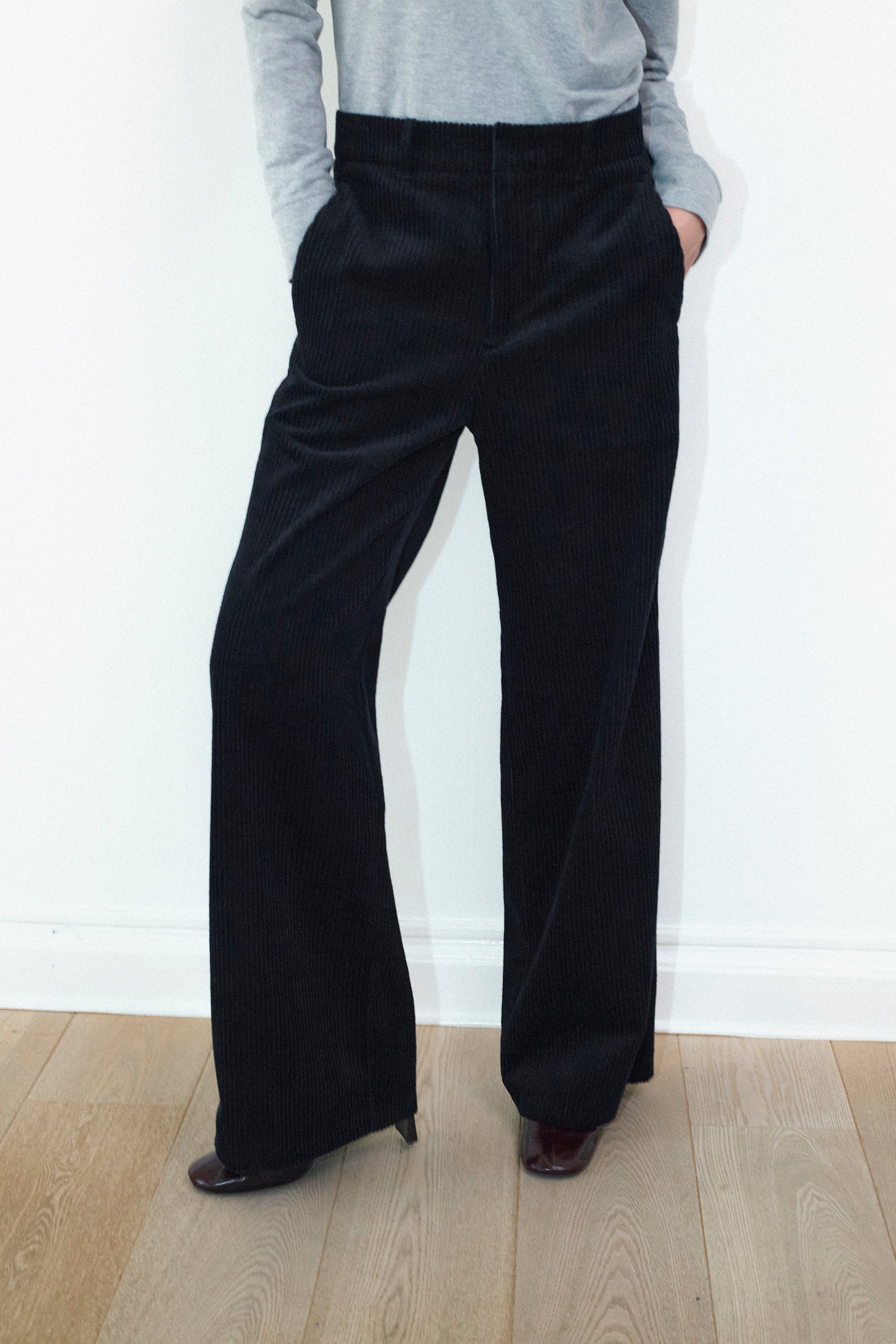 Selma pants in Black corduroy