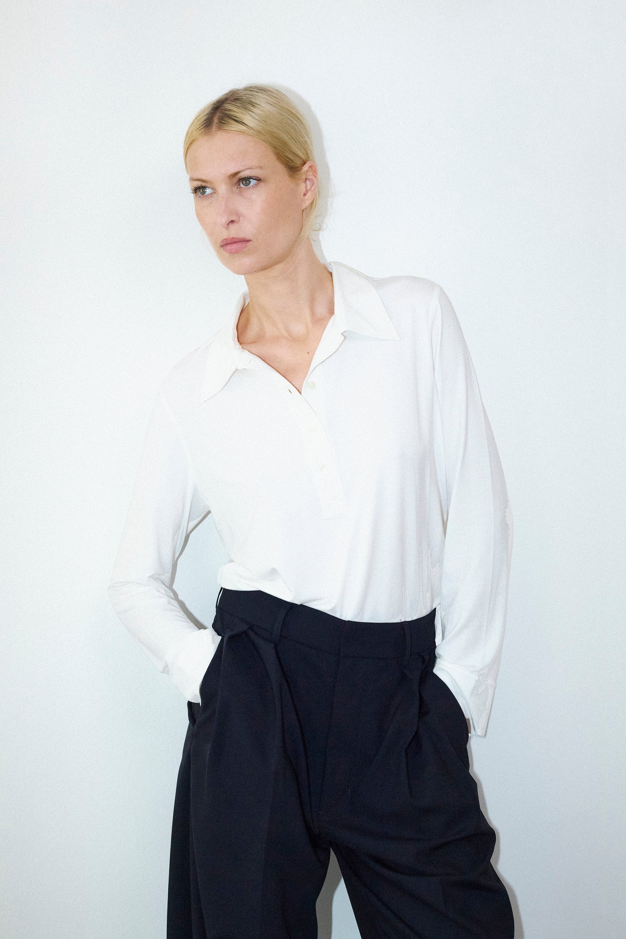 Betty pants in Black cool wool