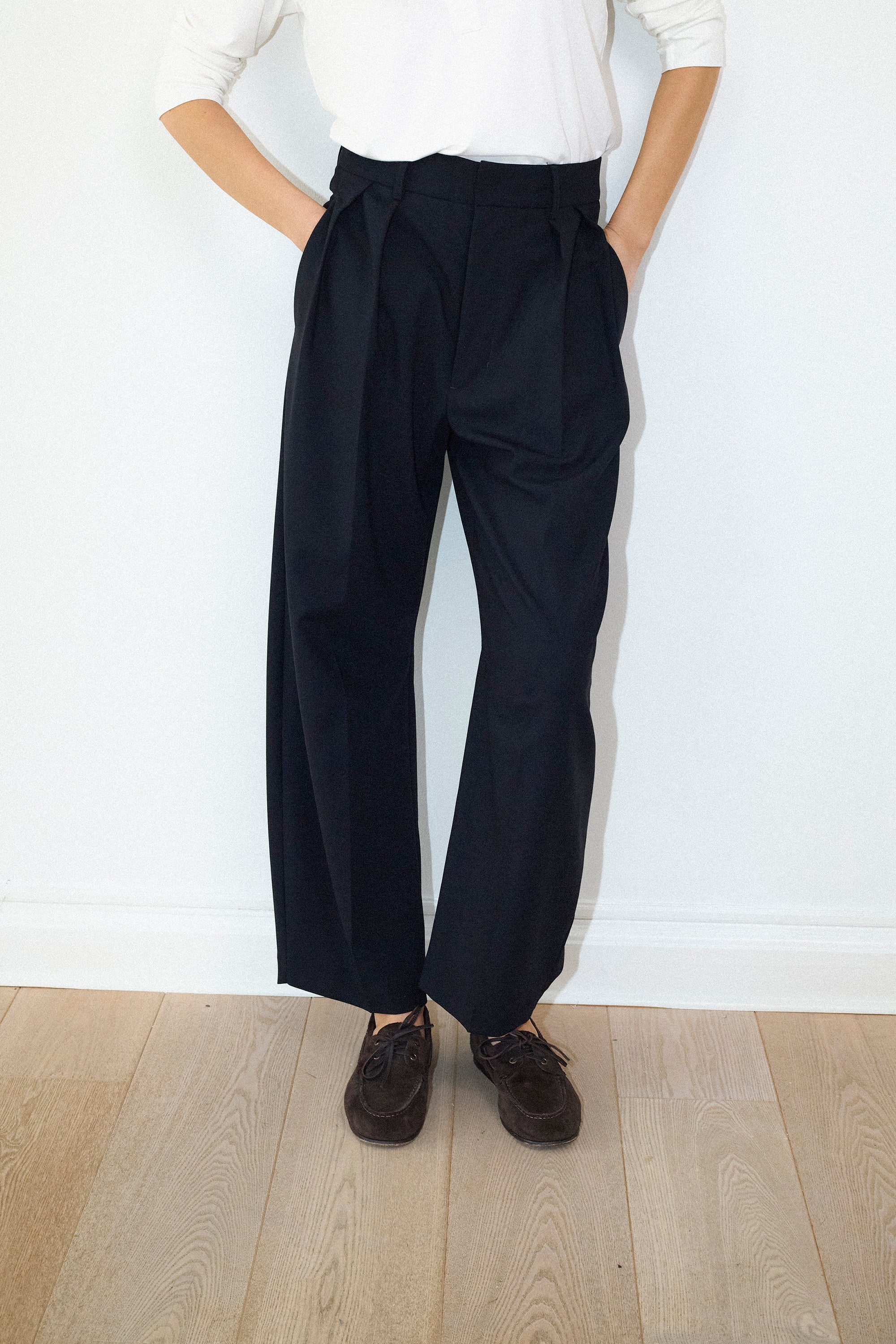 Betty pants in Black cool wool