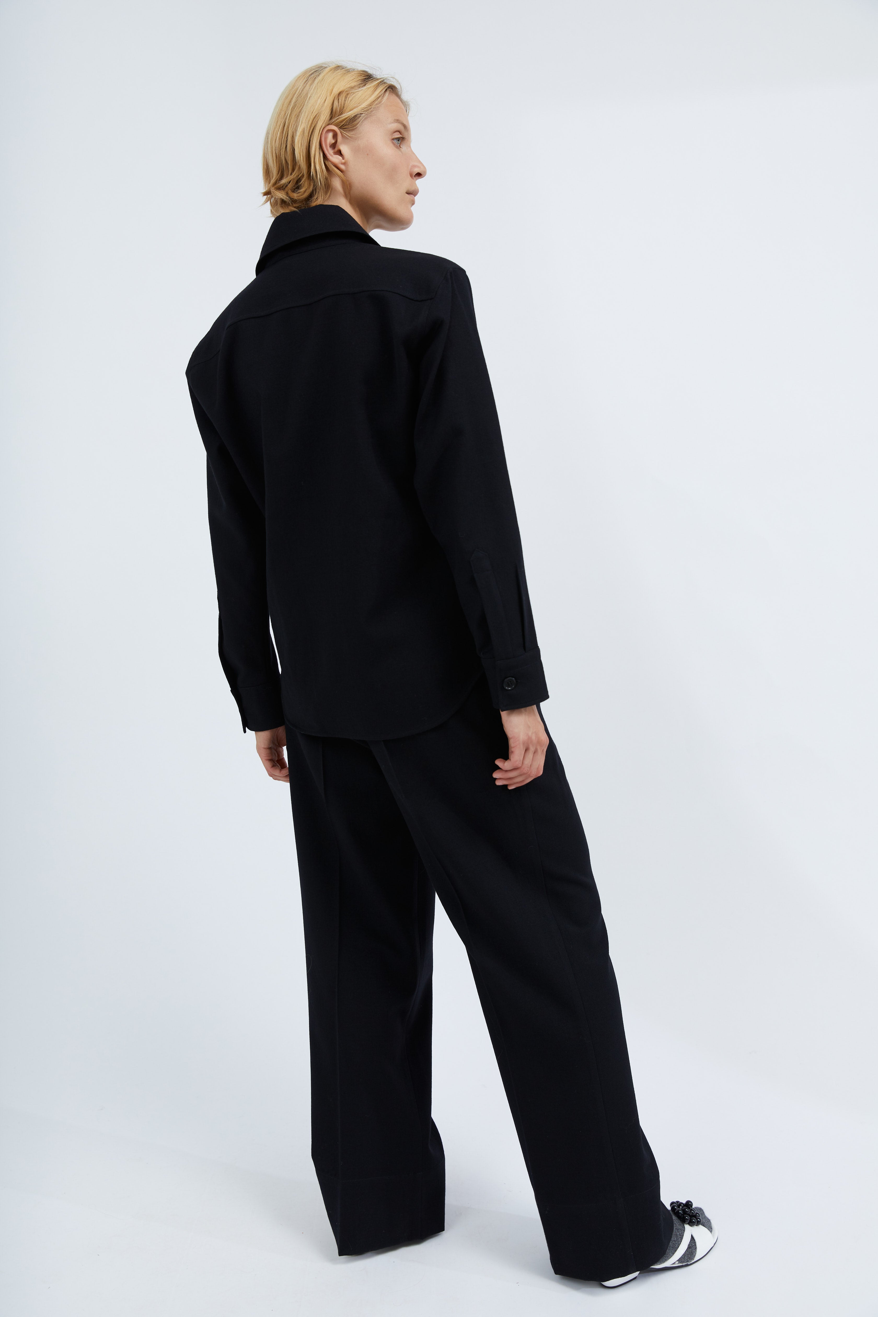 Ola pants in black light wool