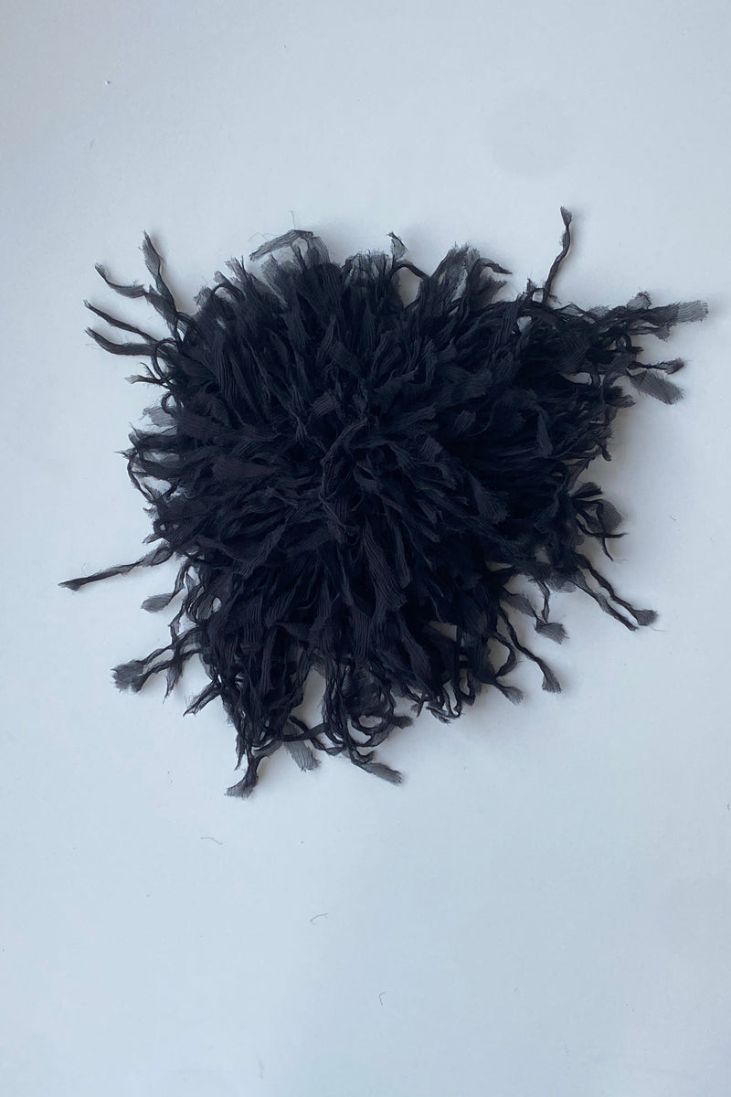 Sea anemone brooch - Silk - Black